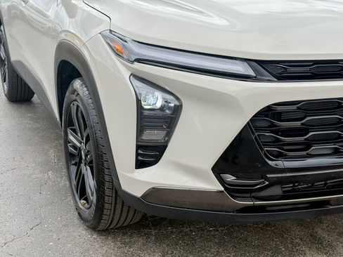 Used 2026 Chevrolet Trax ACTIV w/ Sunroof Package image 3