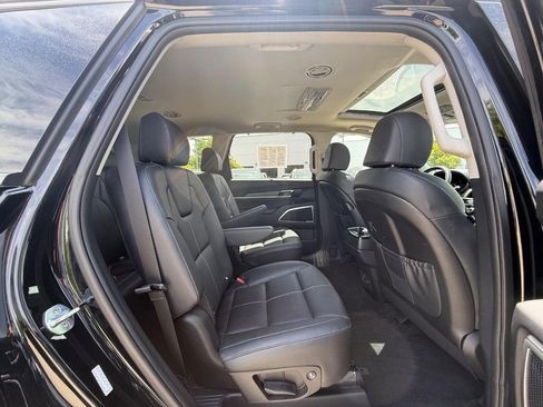 Used 2022 Kia Telluride EX w/ EX Premium Package AWD/4WD image 14