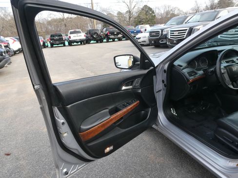 Used 2011 Honda Accord EX-L image 13