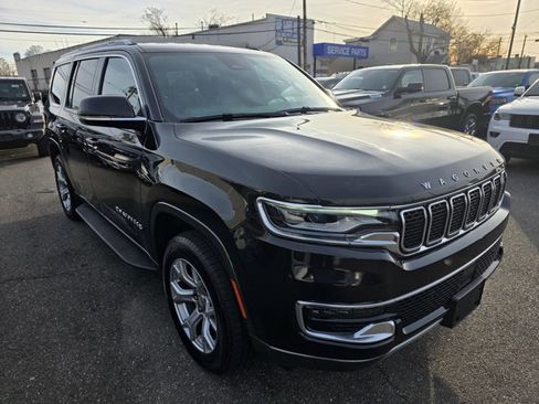 Used 2022 Jeep Wagoneer Series II image 1