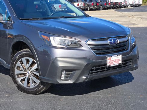 Used 2022 Subaru Outback Premium image 2