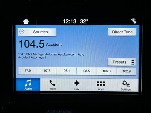 Used 2017 Ford F150 XLT w/ Equipment Group 302A Luxury image 4