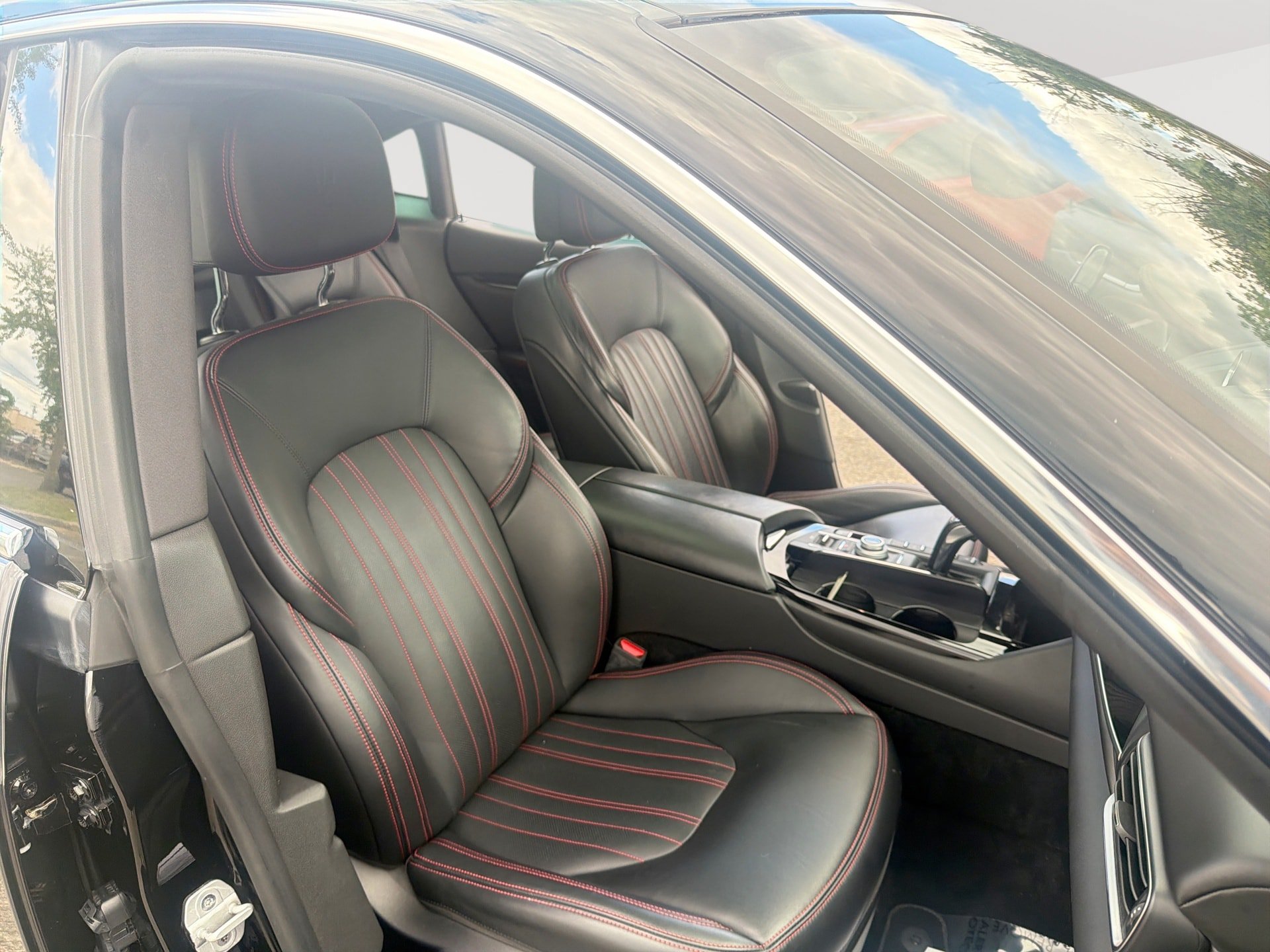 Used 2019 Maserati Levante AWD/4WD image 28