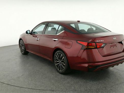 Used 2025 Nissan Altima 2.5 SV image 6