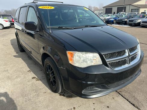 Used 2013 Dodge Grand Caravan SXT image 3