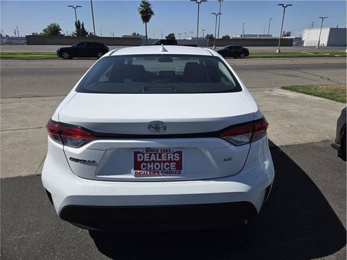 Used 2023 Toyota Corolla LE FWD image 4