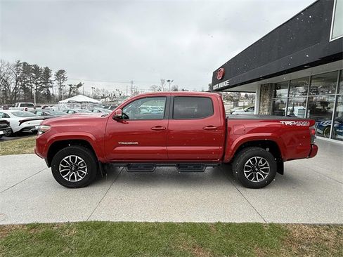 Used 2022 Toyota Tacoma TRD Sport image 25