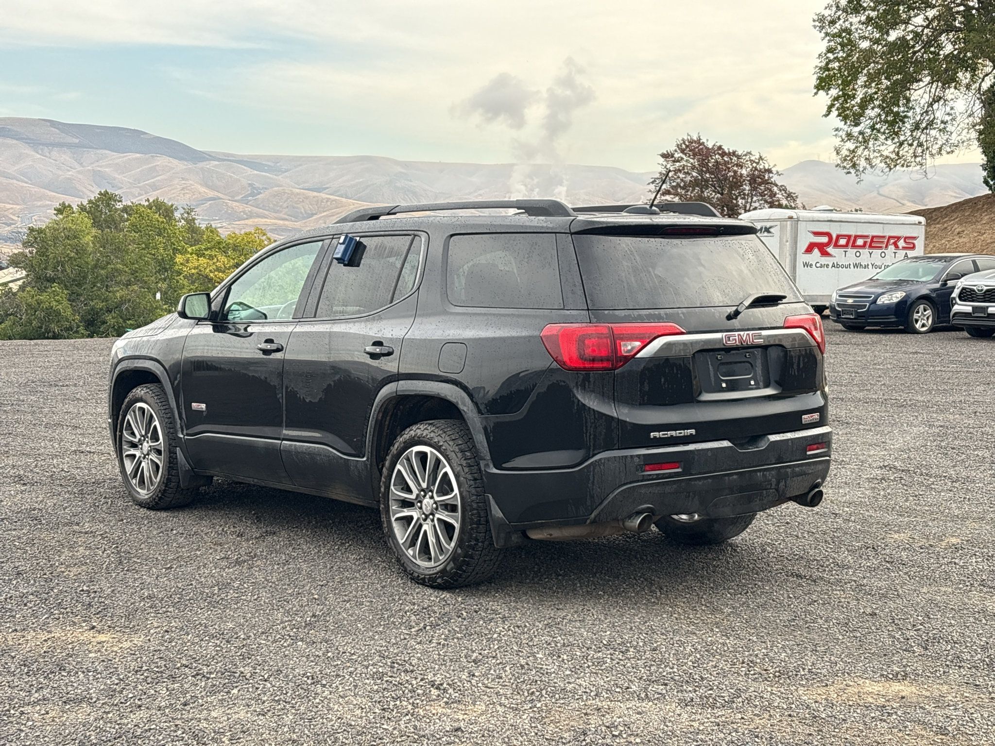 Used 2017 GMC Acadia SLT AWD/4WD image 9
