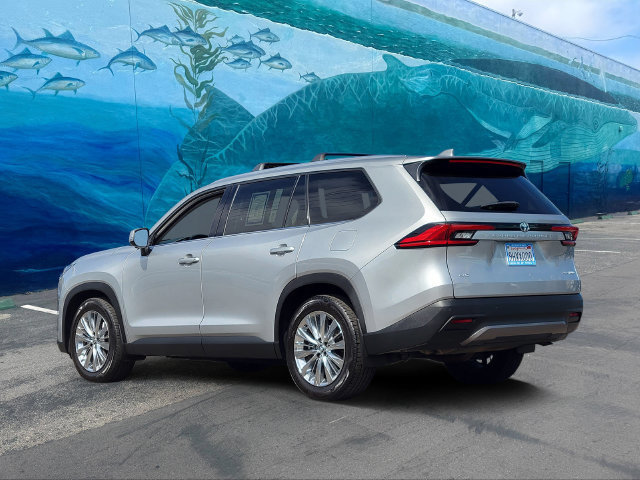 Used 2024 Toyota Grand Highlander AWD image 2