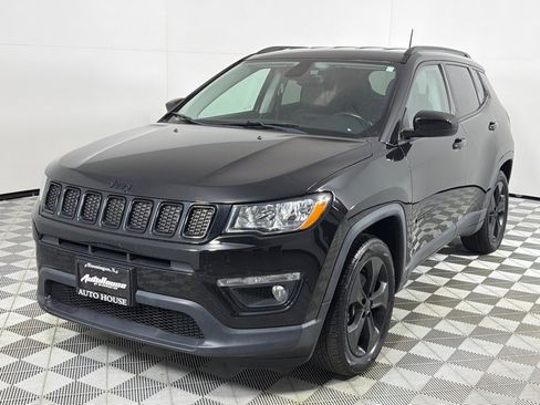 Used 2018 Jeep Compass Latitude image 10