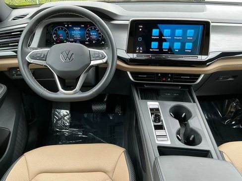 Used 2025 Volkswagen Atlas Cross Sport SE AWD/4WD image 14