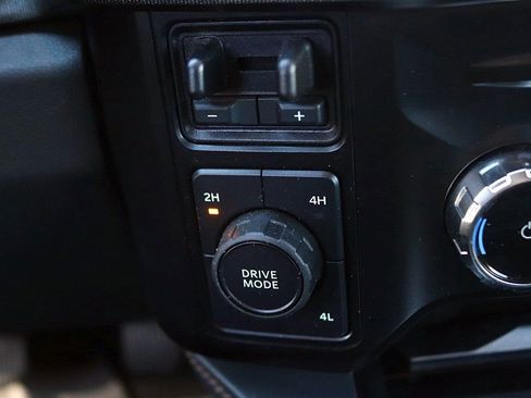 Used 2024 Ford F250 Platinum image 27