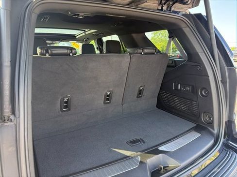 Used 2024 Chevrolet Tahoe High Country AWD/4WD image 11