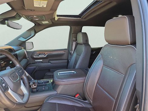 Used 2022 GMC Sierra 1500 Denali w/ Denali Reserve Package image 13