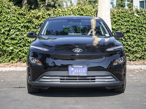 Used 2022 Hyundai Kona SEL w/ Convenience Package FWD image 2