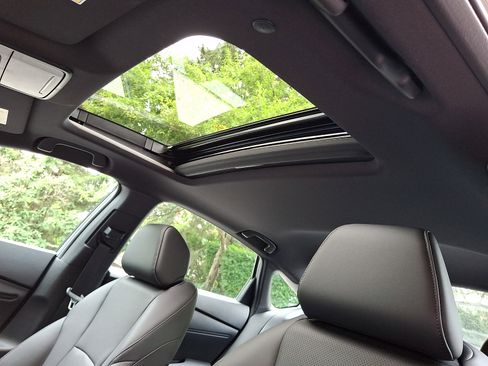 Used 2025 Honda Accord Sport image 15