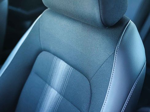 Used 2025 Honda Civic Sport image 31