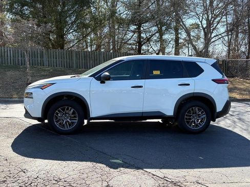 Certified 2023 Nissan Rogue S image 4