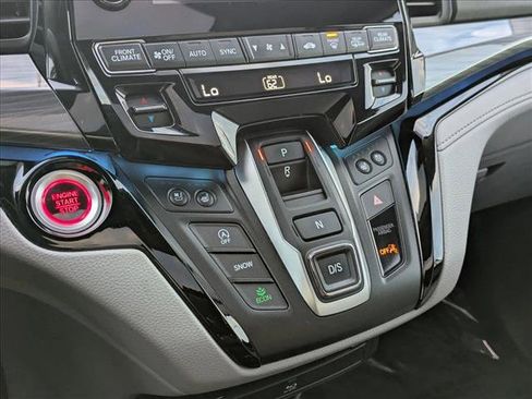 Used 2024 Honda Odyssey Elite image 12