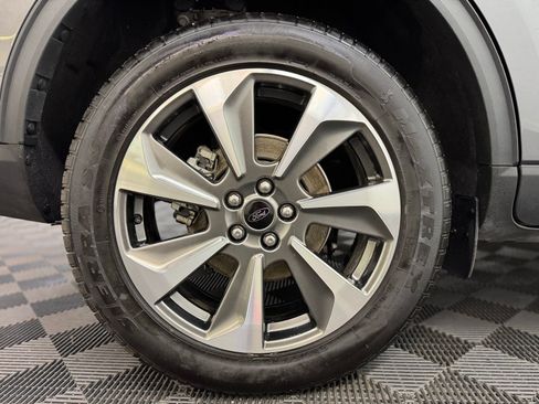 Used 2024 Ford Escape Platinum image 9