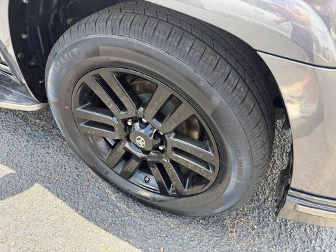 Used 2019 Toyota 4Runner Limited RWD image 11