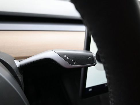 Used 2023 Tesla Model Y Long Range image 17