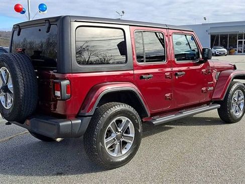 Certified 2022 Jeep Wrangler Unlimited Sahara w/ Cold Weather Group image 8