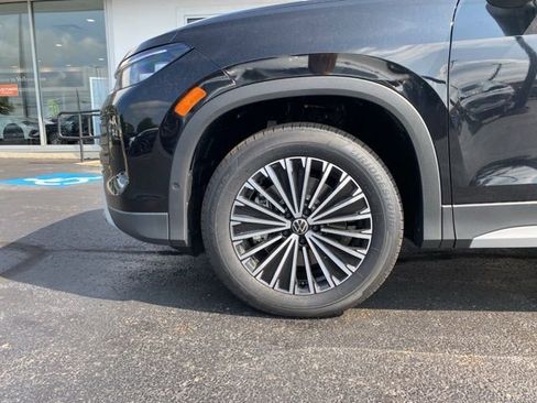 New 2025 Volkswagen Tiguan S AWD/4WD image 24