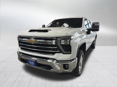 Used 2024 Chevrolet Silverado 2500 LTZ w/ LTZ Plus Package image 3