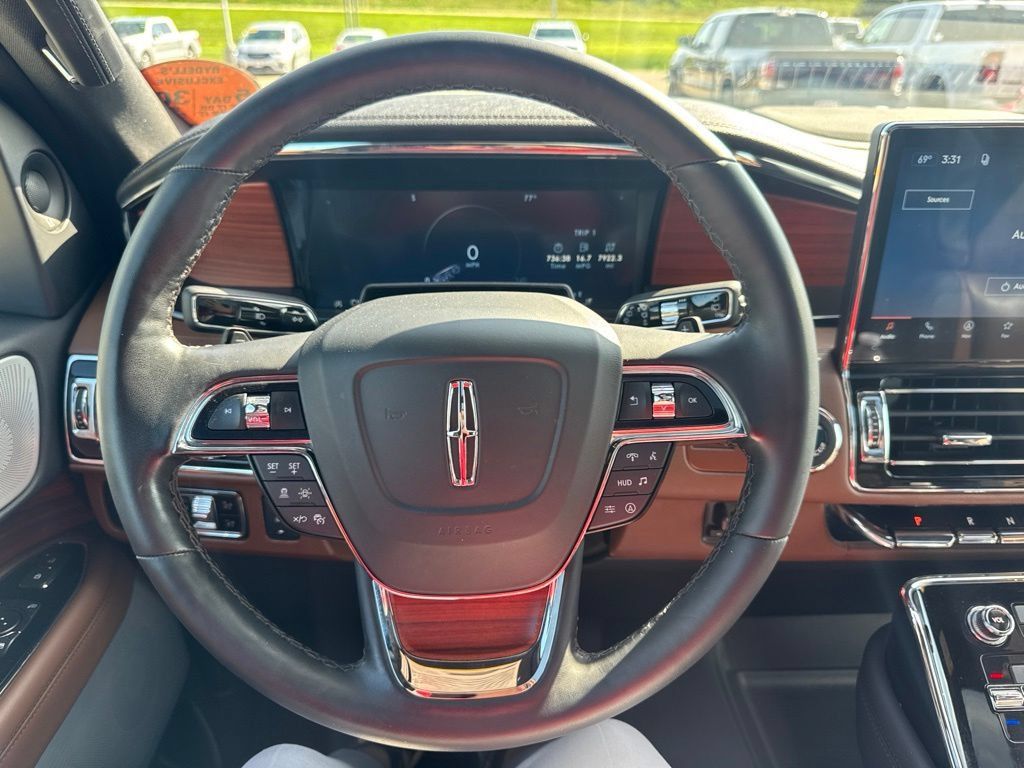 Used 2024 Lincoln Navigator L Reserve AWD/4WD image 14
