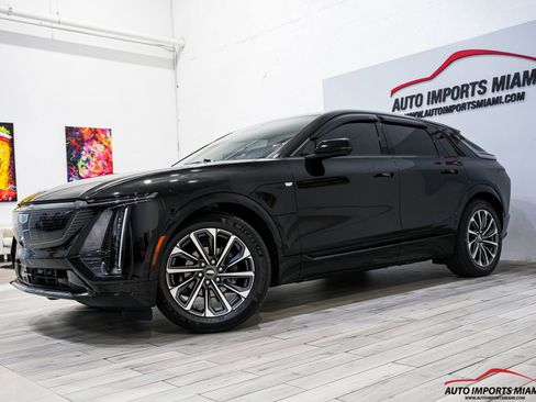 Used 2024 Cadillac Lyriq Sport RWD image 4