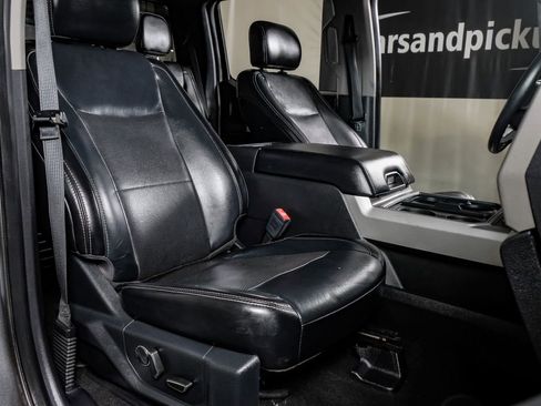 Used 2019 Ford F350 Lariat w/ Chrome Package image 29