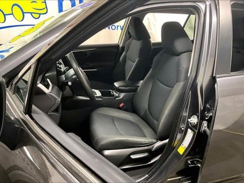 Used 2023 Toyota RAV4 LE FWD image 10