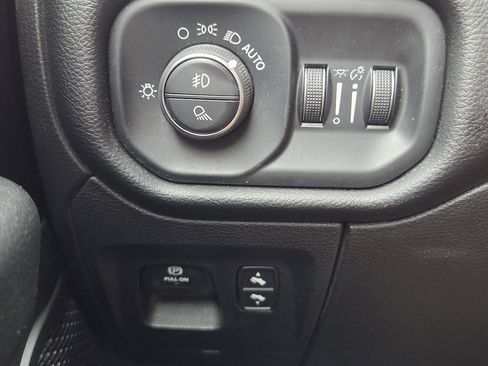 Used 2019 RAM 1500 Big Horn image 23