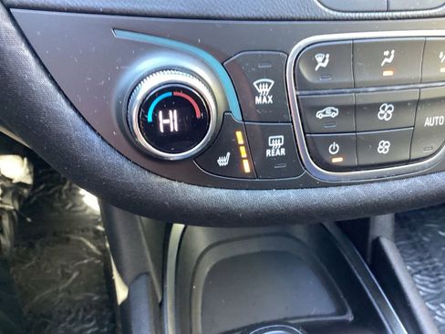 Used 2020 Chevrolet Malibu LT image 43