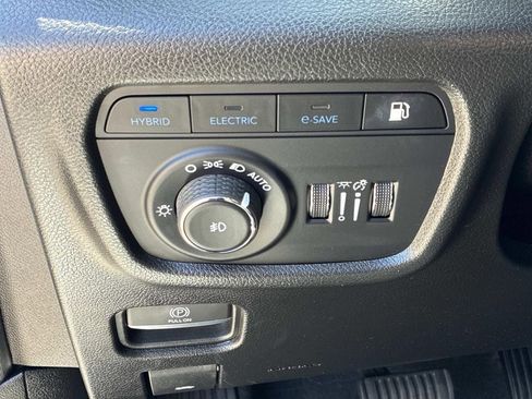 Used 2023 Jeep Grand Cherokee Overland w/ Luxury Tech Group IV AWD/4WD image 27