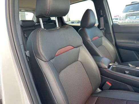 Used 2026 Nissan Kicks SR w/ Cold Weather Package AWD/4WD image 31