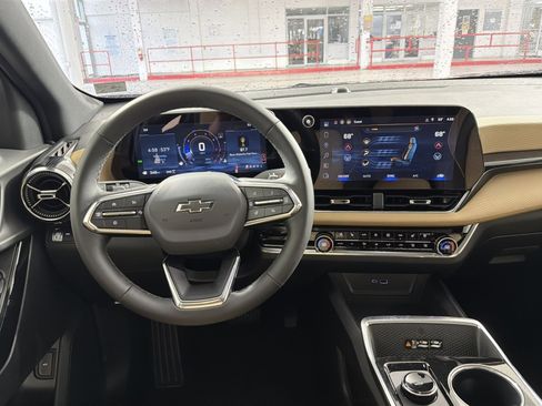 New 2026 Chevrolet Equinox ACTIV w/ Convenience Package III image 16