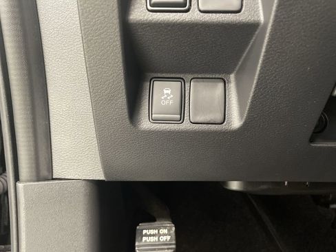 Certified 2024 Nissan Frontier SV w/ SV Convenience Package image 27