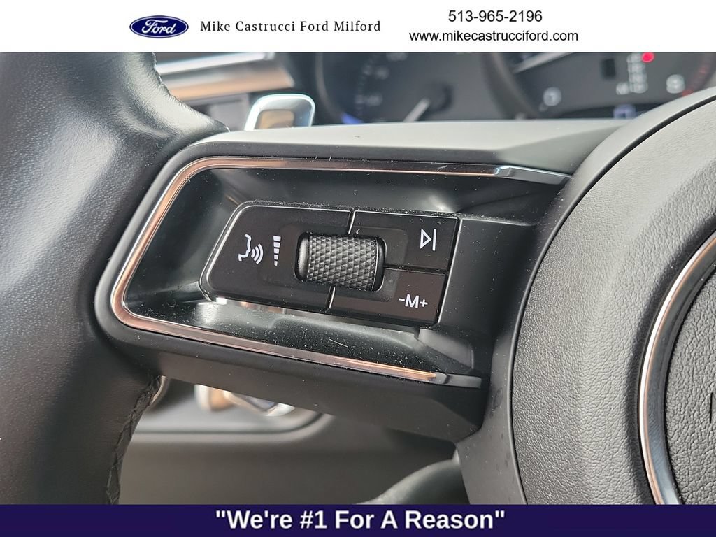 Used 2024 Porsche Macan AWD/4WD image 17