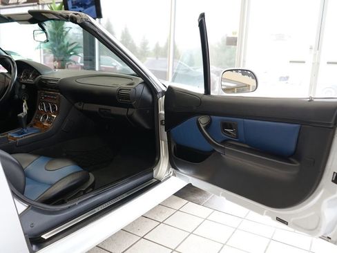 Used 2001 BMW Z3 3.0i RWD image 46