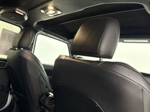 Used 2020 Jeep Wrangler Unlimited Sport image 11