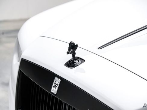 Used 2017 Rolls-Royce Dawn RWD image 40