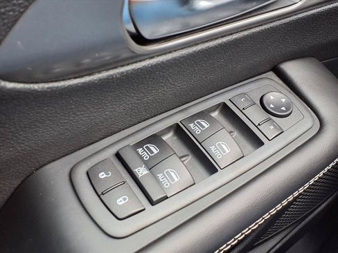 New 2026 Chrysler Pacifica Select FWD image 11