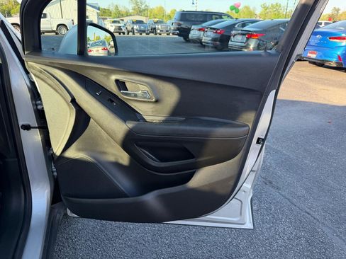 Used 2019 Chevrolet Trax LS w/ Tint and Cruise Package image 20