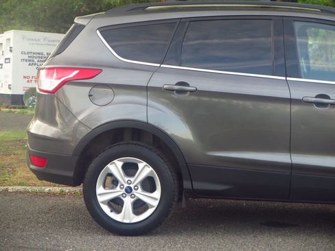 Used 2015 Ford Escape SE w/ Equipment Group 201A image 29