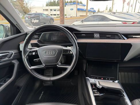 Used 2019 Audi e-tron Premium Plus image 27