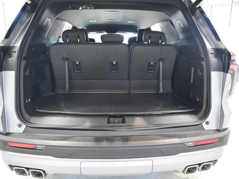 New 2026 Chevrolet Traverse LT w/ LPO, Floor Liner Package FWD image 27