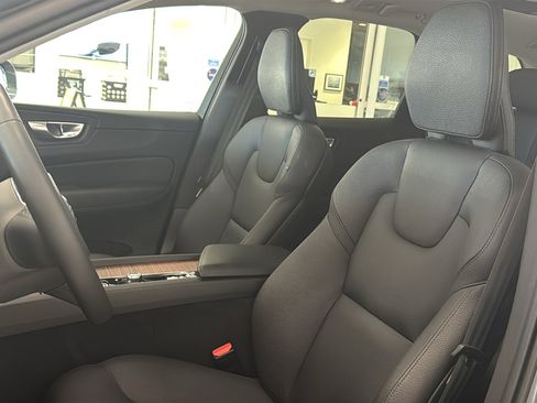 Used 2023 Volvo XC60 B5 Plus w/ Climate Package AWD/4WD image 23