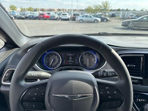 Used 2018 Chrysler Pacifica Touring Plus w/ S Appearance Package FWD image 8